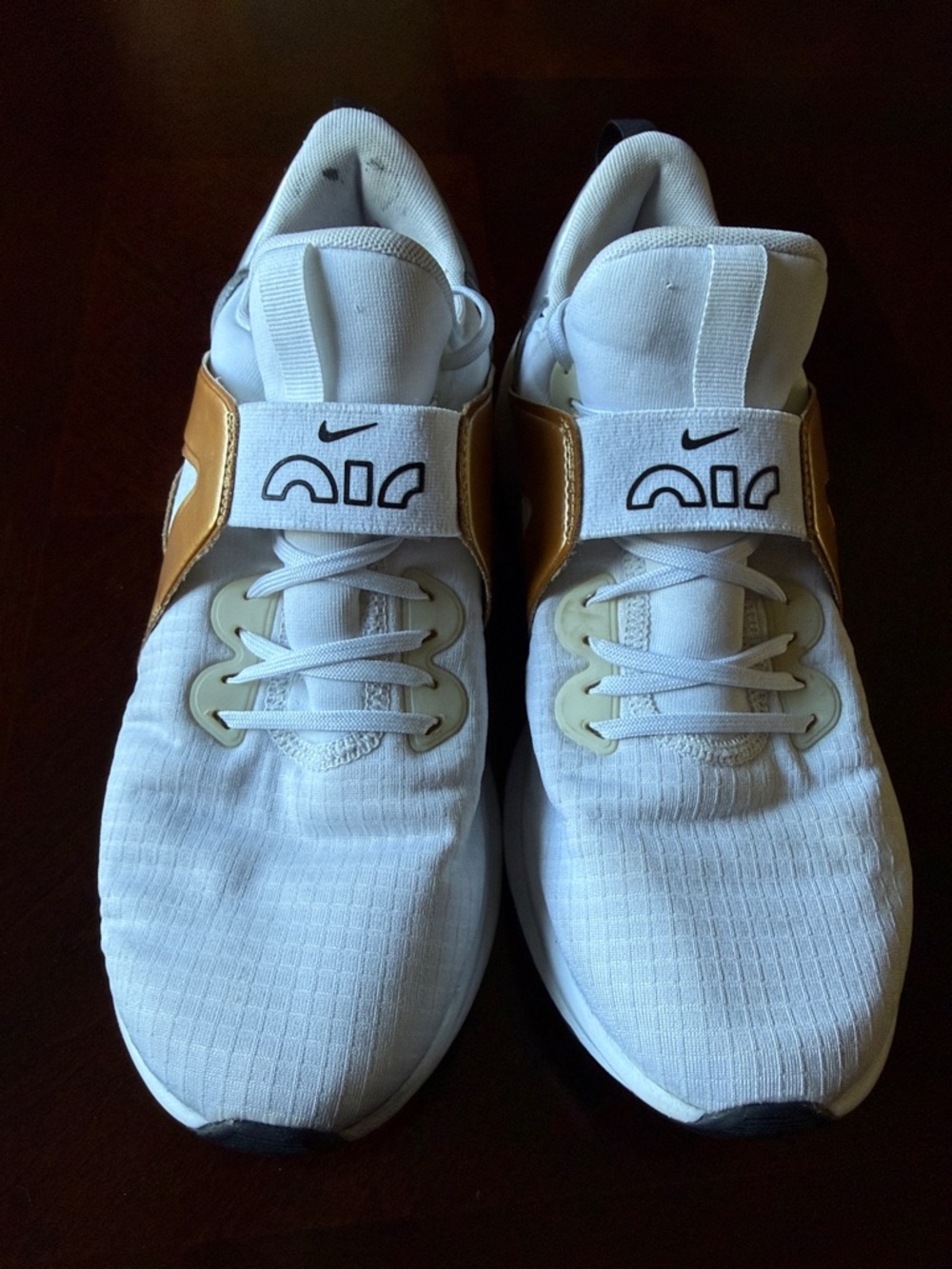 Nike Women’s Air Max White Running Sneakers with Gold Accents size 8.5 - Picture 2 of 13